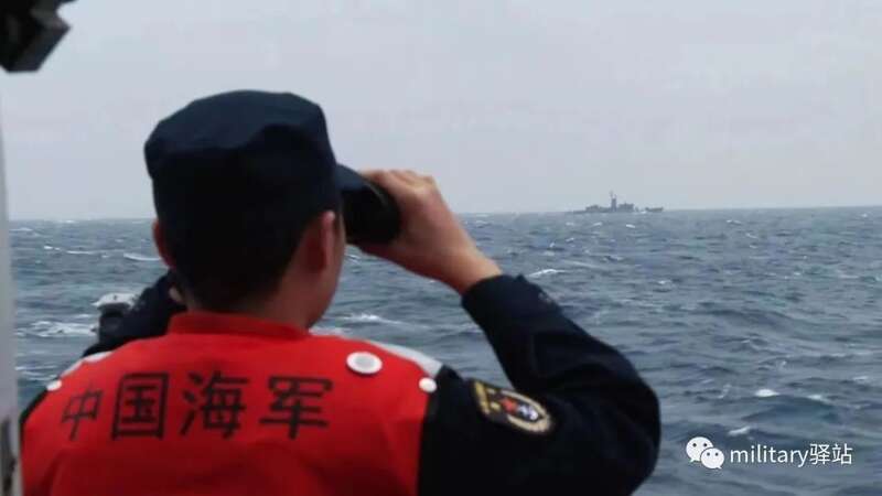 这是环台军演第二天，也就是4月9日，发生在台岛以东海域，054A“徐州”舰与台军“济阳”级“宜阳”舰发生目 ...