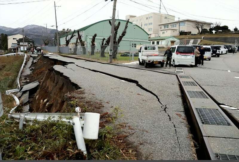 日本元旦7.6级大地震